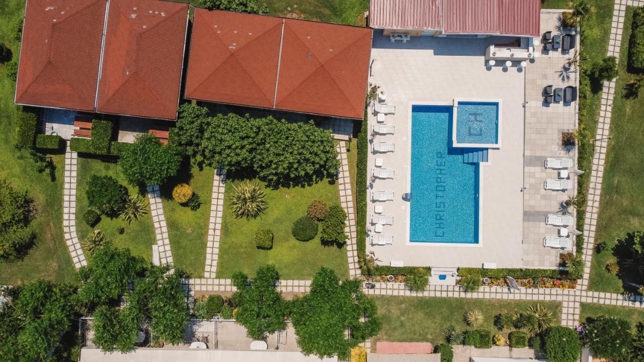 Christopher'S Apartments Улцин Екстериор снимка