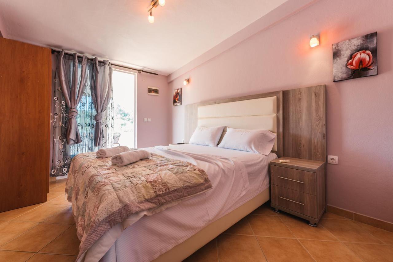 Christopher'S Apartments Улцин Екстериор снимка